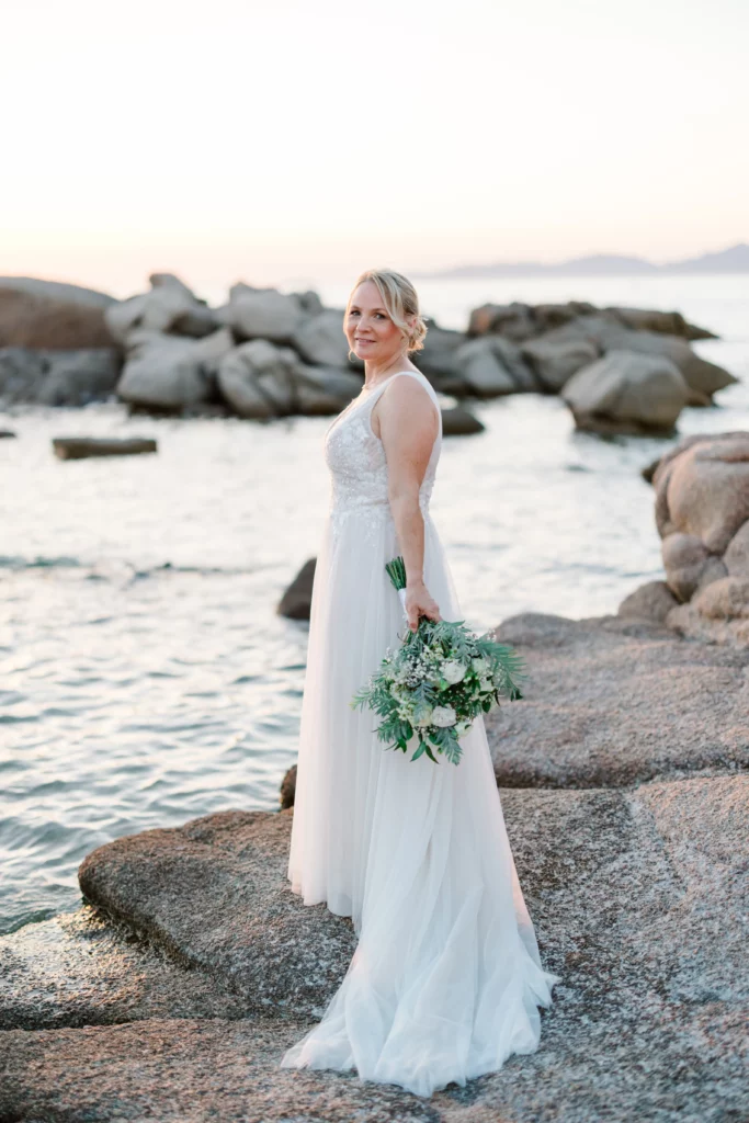 Mariage sur la plage avec officiante de cérémonie