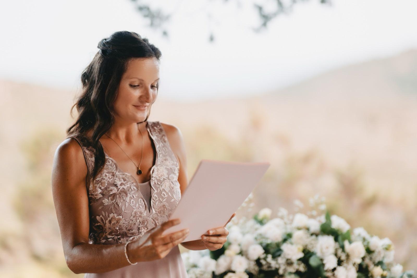 Traurednerin Marie Soleyne Rogez, Hochzeitsplanerin auf Korsika, in Deutschland, im Elsass und in der Schweiz